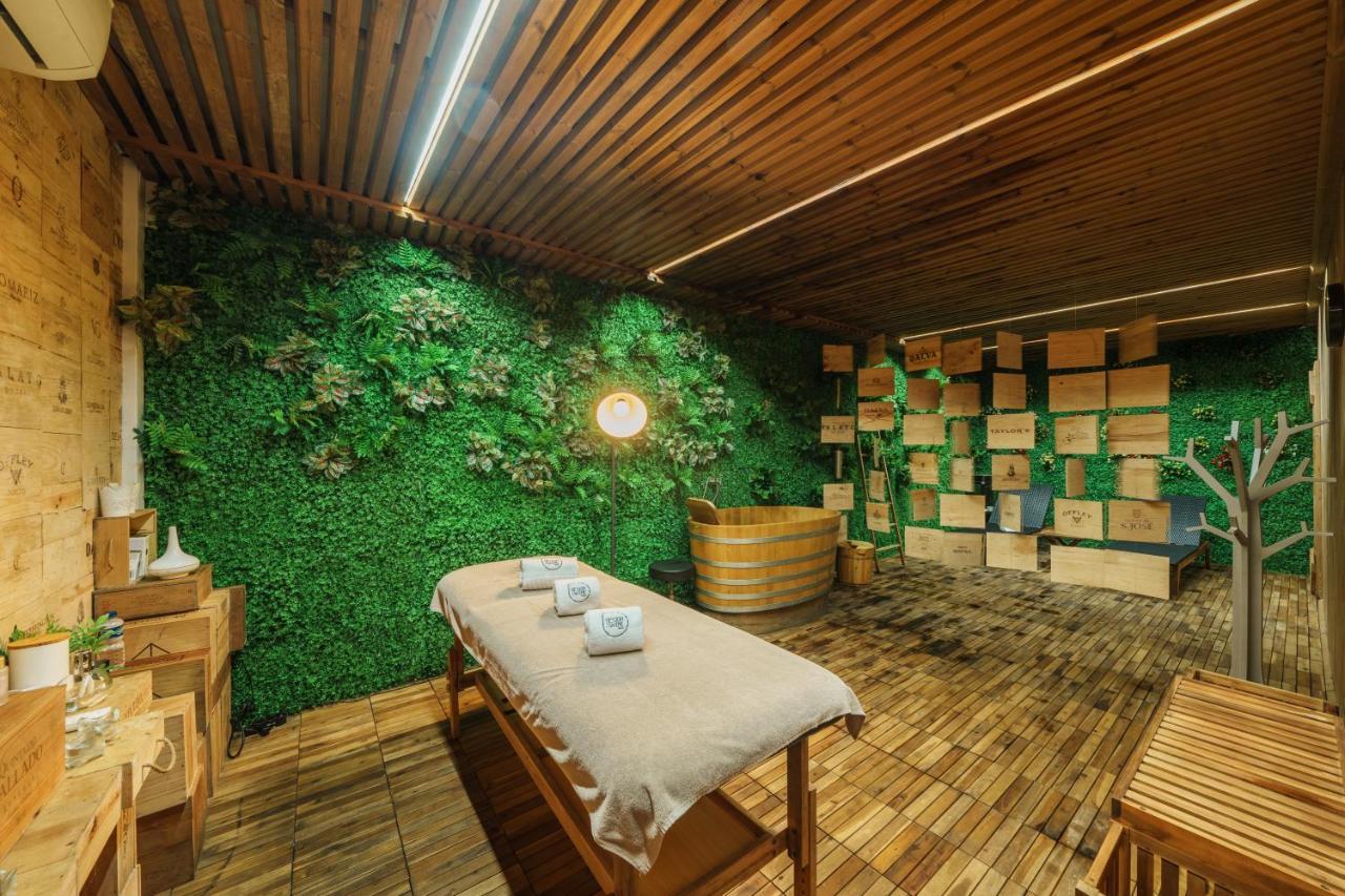 Design & Wine Hotel Каміня Екстер'єр фото